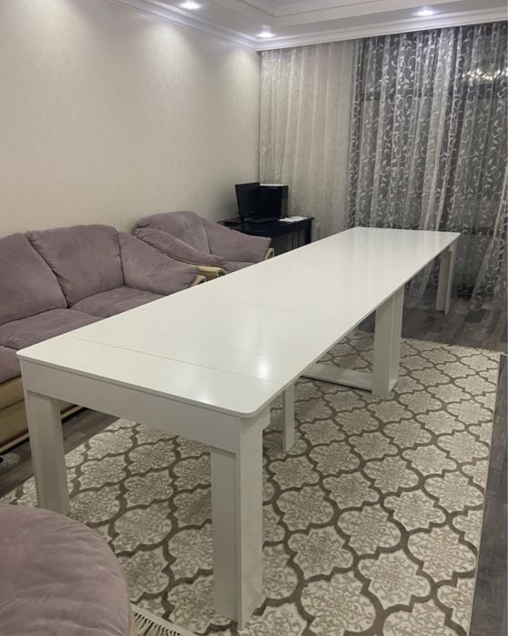 Стол трансформер 20 шт стульясымен сатылады.