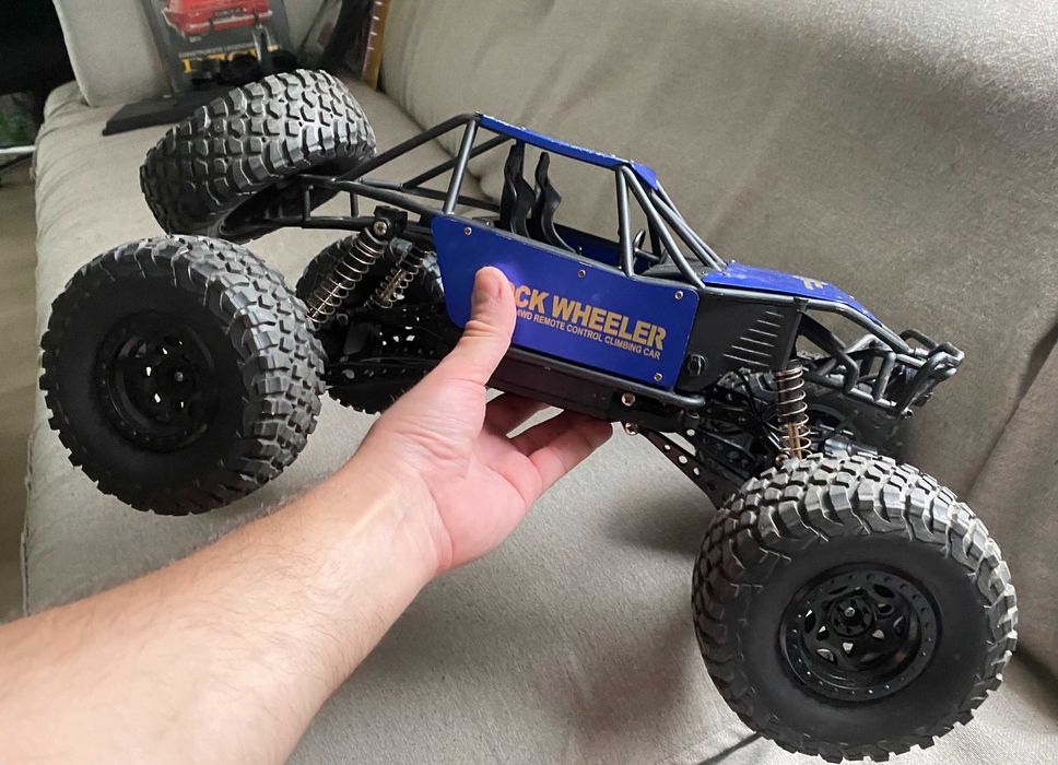 Masinuta Monster Truck 4x4 scara 1 8 - fara telecomanda - model mare