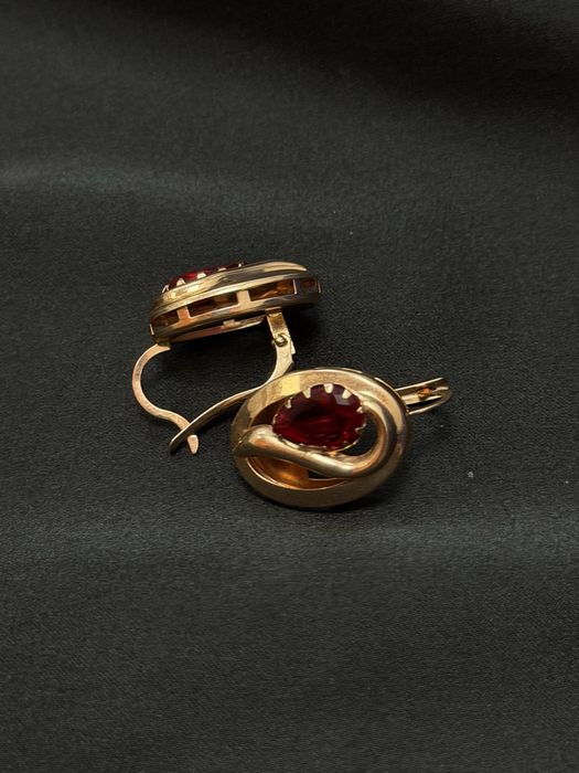 Серьги  Цвет: красный  Проба:585 Вес: 3.08