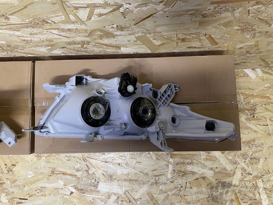 Фары с корректором на Хайландер 10-13