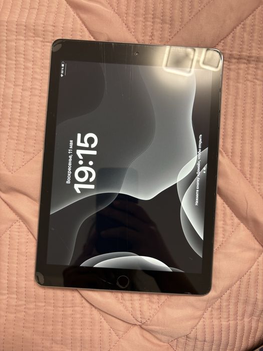 Ipad2 6поколения 128 гб в хорошем состоянии за  70,000 тенге