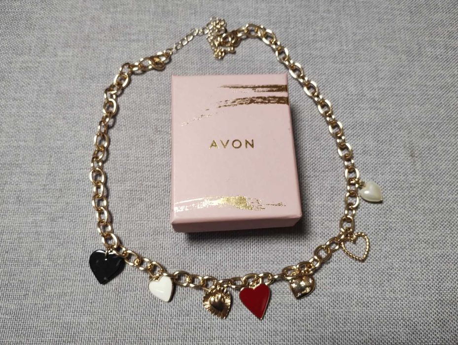 Налични бижута от AVON