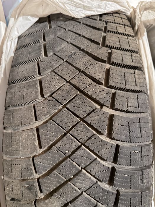 Pirelli Ice Zero 225/65/17 липучка 2024 г.в