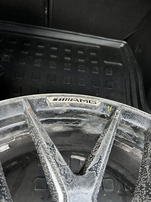 Диск на 19 AMG.
