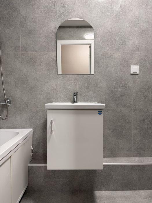 Шкаф с зеркалом новое