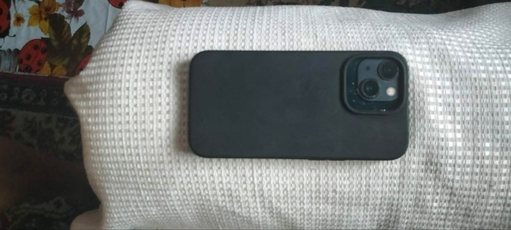 Vand/schimb iphone 13 128gb black samsung