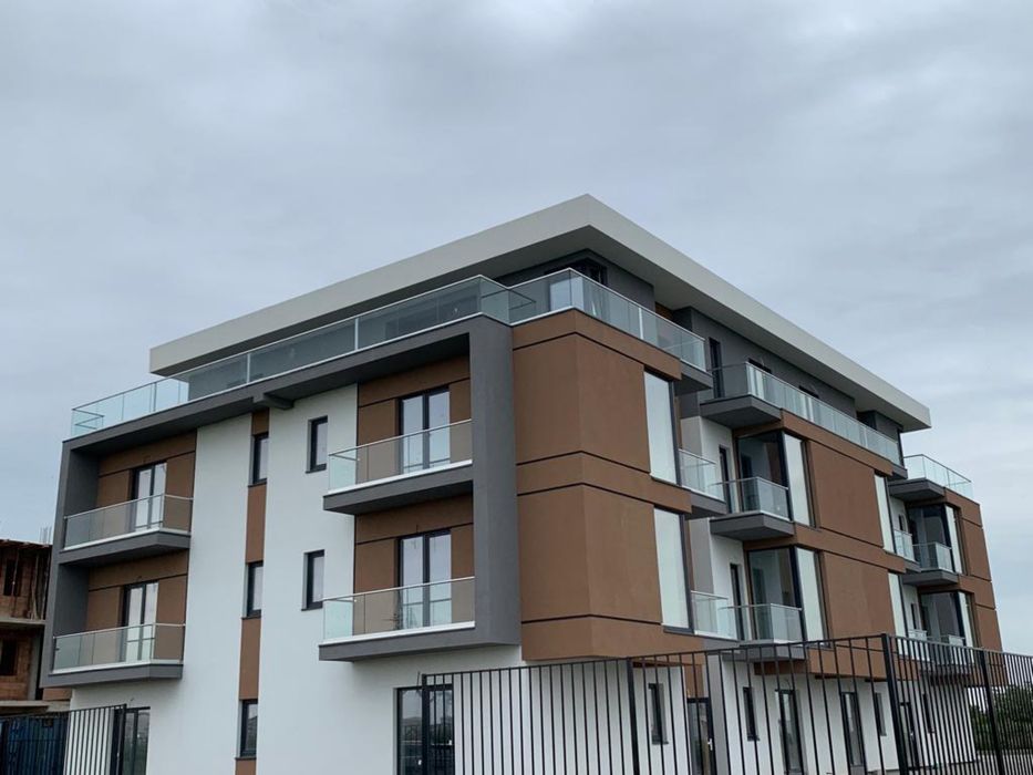 Apartament mare cu gradina de 30 mp, torontal comision 0