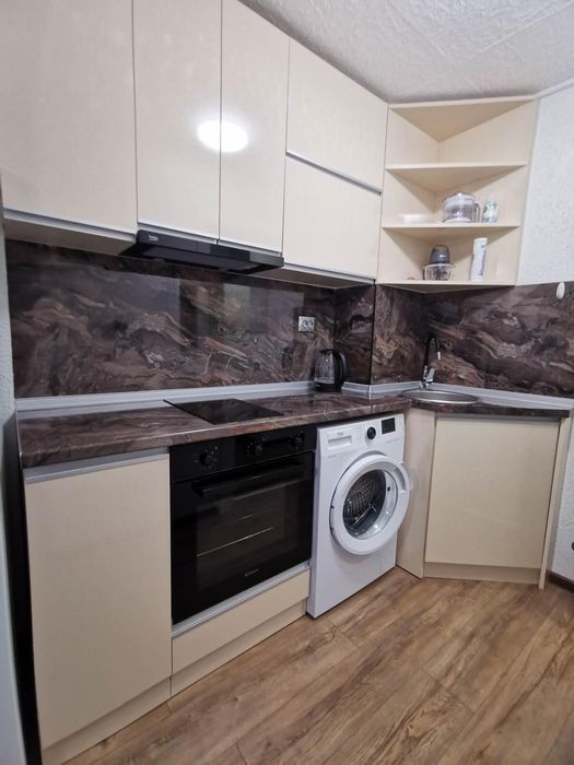 Дава се под наем Двустаен апартамент в Бургас, Възраждане - 53 кв.м за 459 € - Снимка #2