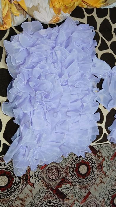 Vând o rochiță, mărimea 150 ,lui fata mea nu I vine și de-aia o vind