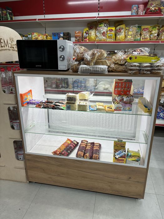 Витрина Холодильная  для кофейни