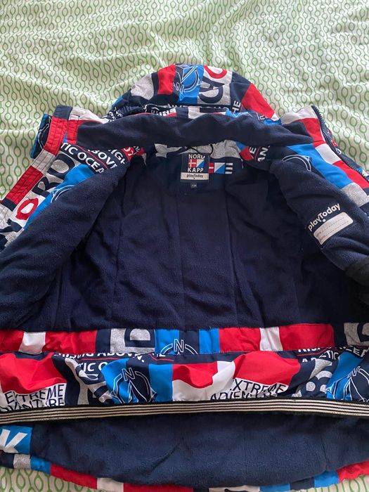 Продам детскую куртку