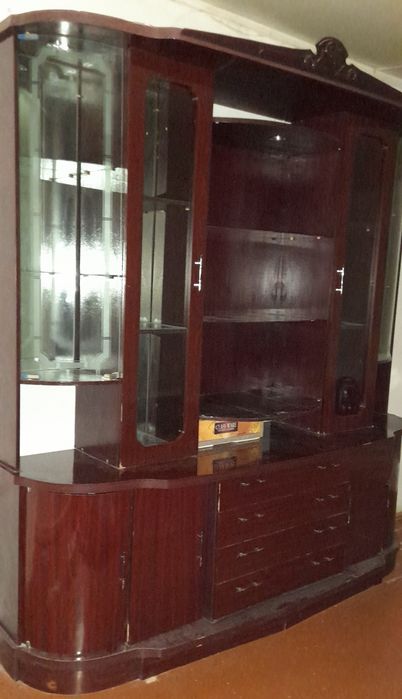 Сервант сатилади