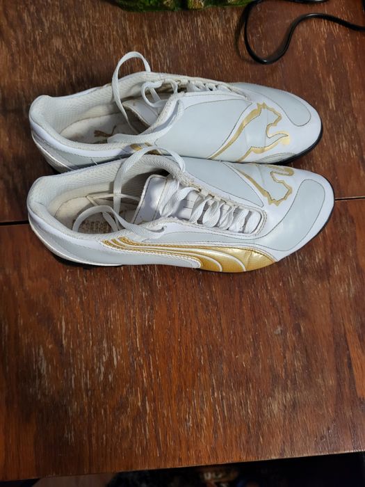 Vând adidași de dama marca puma