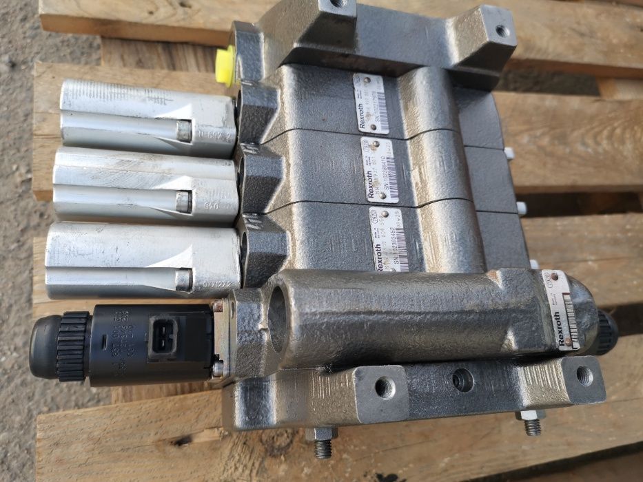 Гидрораспределитель навески Мтз-1523 Bosch-Rexroth
