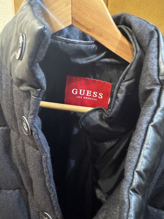 Чисто ново яке на Guess