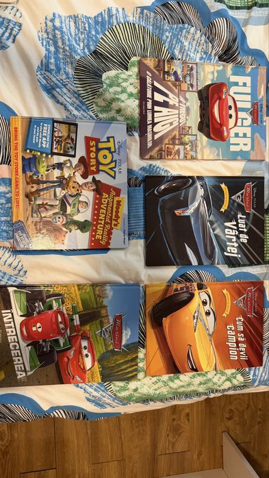 Carti pentru copii si seria fulger mcqueen si toy story