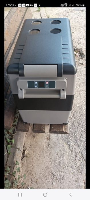 Компресорен хладилник Vevor на 12v