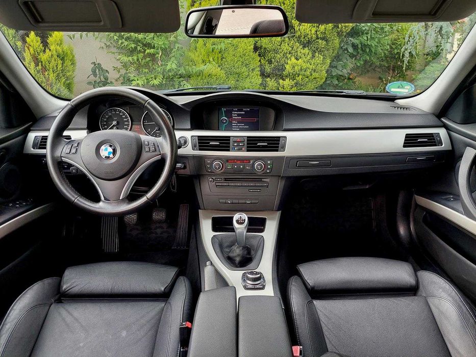 BMW 3 Series 2011 — imagine 5