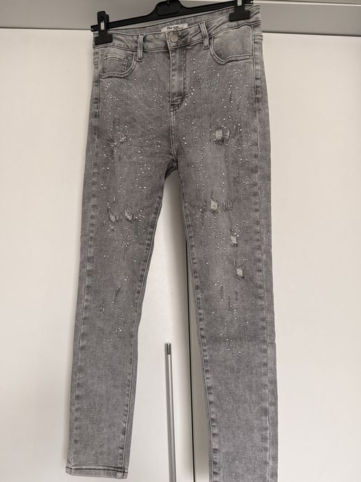 Дамски дънки с камъни