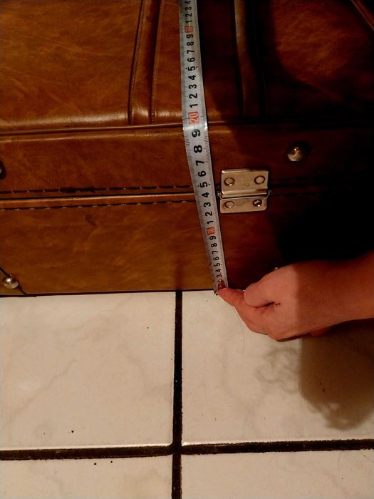 Куфар от изкуствена кожа