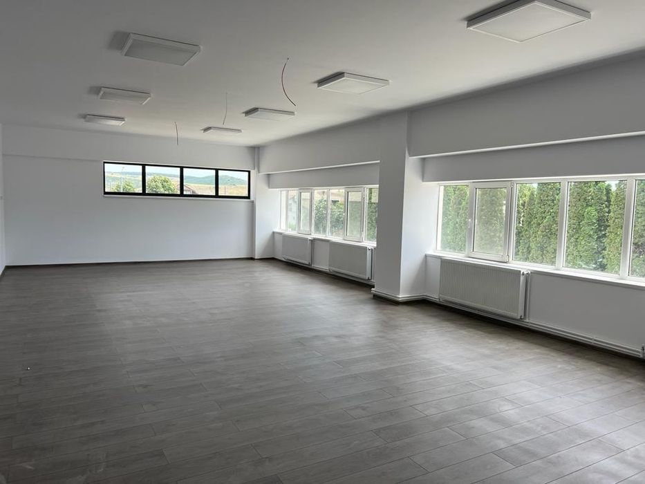 Spatii birouri -Langă Silver Mall