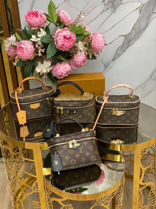 В наличии все сумки