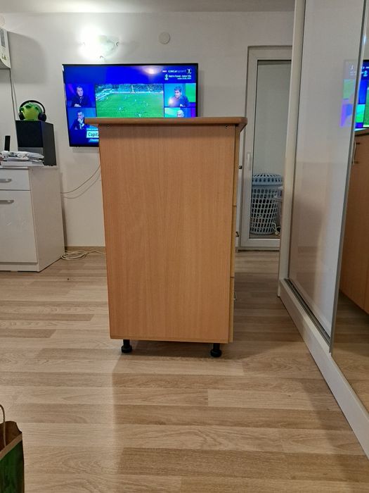 Vînd noptiera stare foarte bună la un preț rezonabil mai multe amănunte la nr de telefon 0766467464!