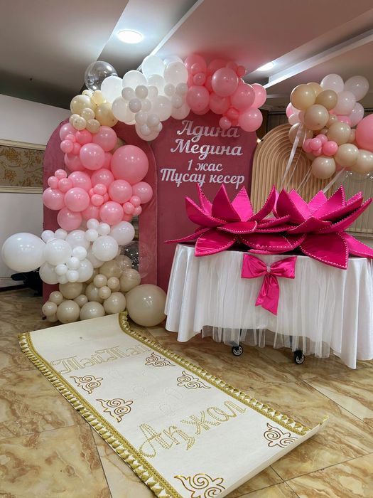 Үлкен бөкселері бар жетілген әйелдердің секс бейнелері