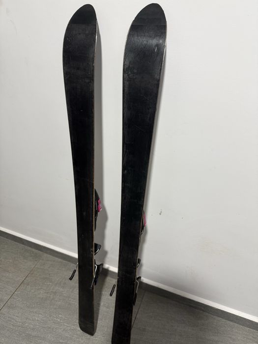 Vând skiuri + clapari