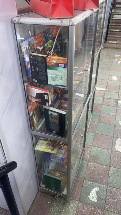 Продам стеклянные витрины
