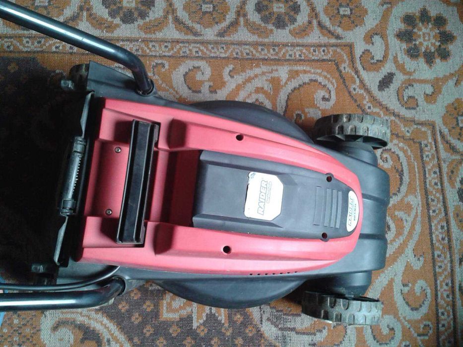 Продавам електрическа косачка  Raider LM-35
