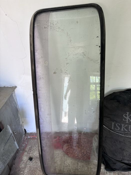 Стекло лобовое москвича