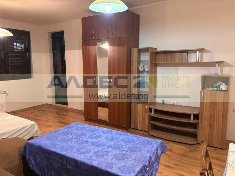 Дава се под наем Тристаен апартамент в София, Стрелбище - 120 кв.м за 797.64 € - Снимка #1