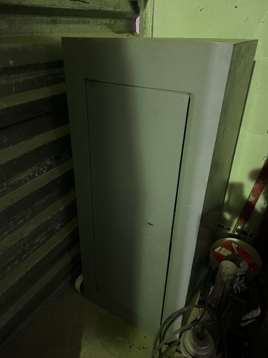 Сейф металический