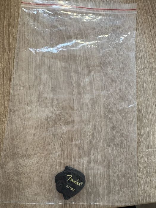 Китара ( чисто нова )цената може да се обсъжда