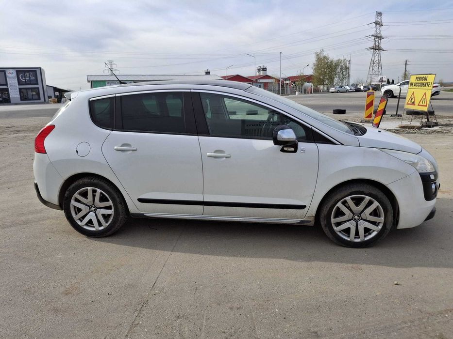 Dezmembrez Peugeot 3008 Hybrid 4x4 2.0 HDI RHC 200 cai an 2012