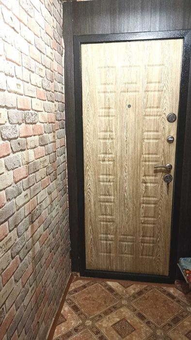 Продам 4-комнатную квартиру