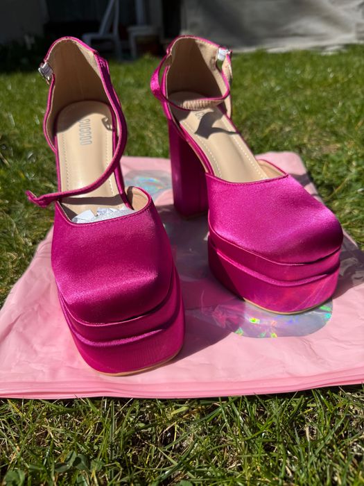 Дамски Hot Pink сатенени токчета Cuccoo / Чисто нови