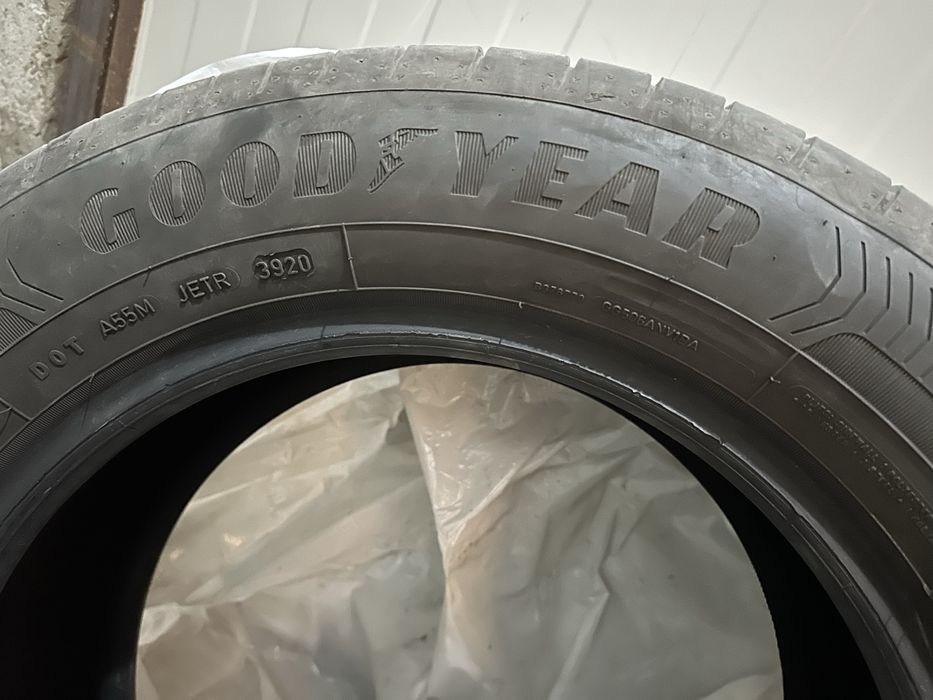 Goodyear- 215/60/16 - 4 броя за 40лв.