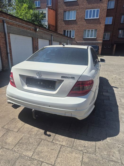 Mercedes-Benz C200