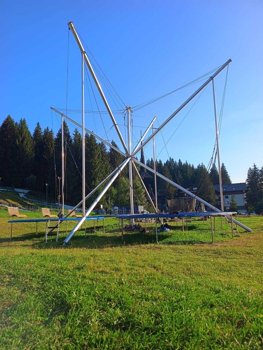 VAND BUNGEE JUMPING Trambuline 4 locuri