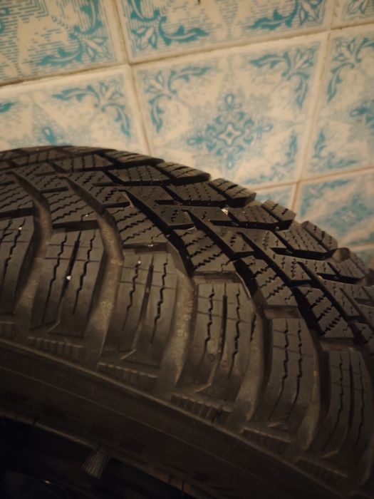 Зимни гуми с джанти за Тойота Ярис