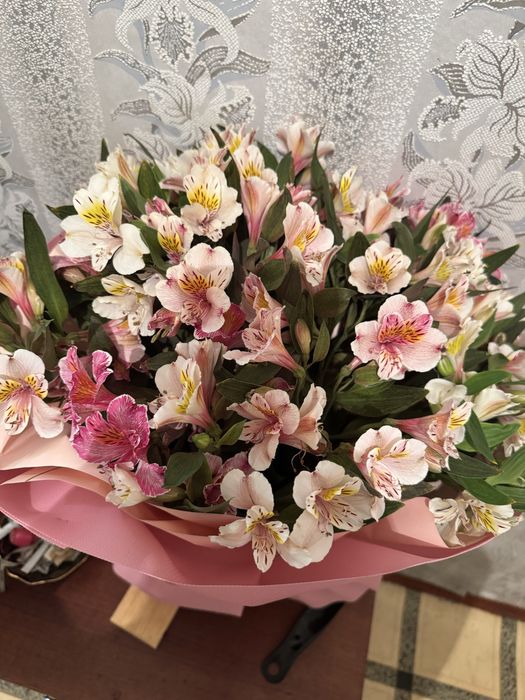 Цветы букеты срочно продам