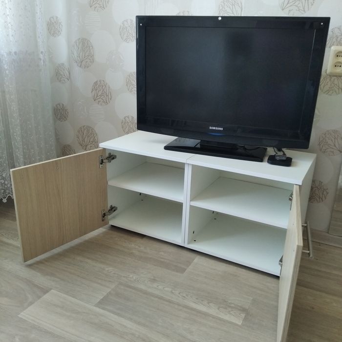 Продам тумбу под ТВ.