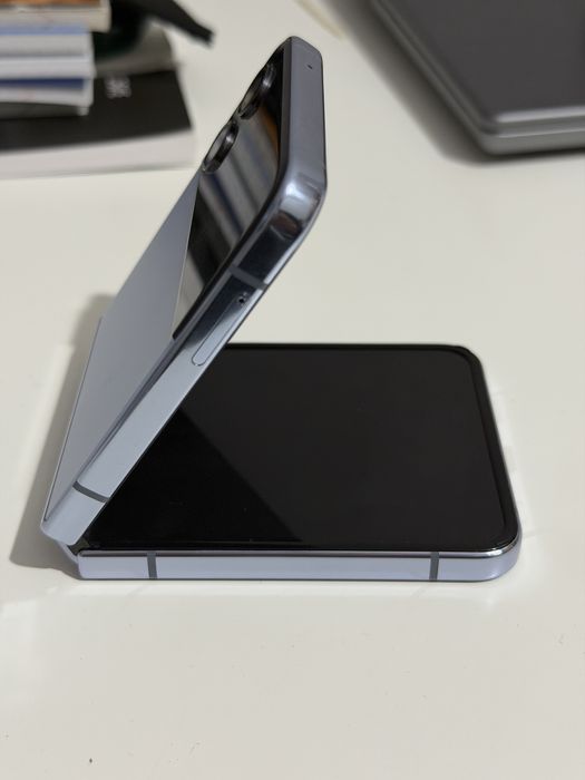 Продам Samsung Z Flip 4