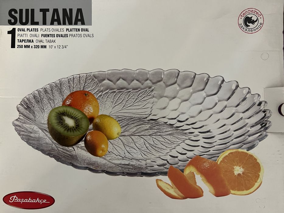 Стеклянная тарелка