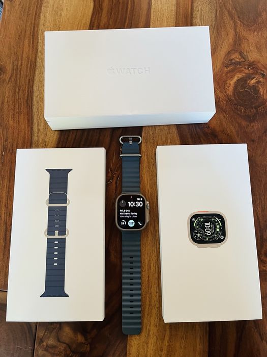 Apple Watch Ultra 3, Natural Titanium Case, 49mm,