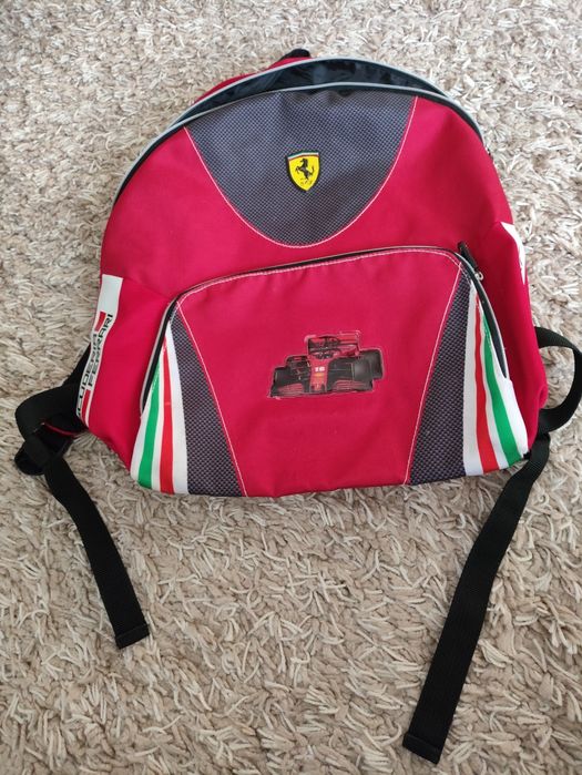 Ghiozdan original Ferrari