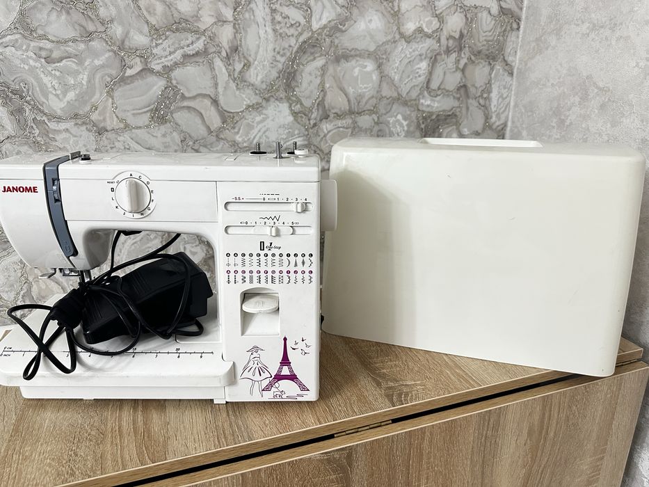 Швейная машинка Janome