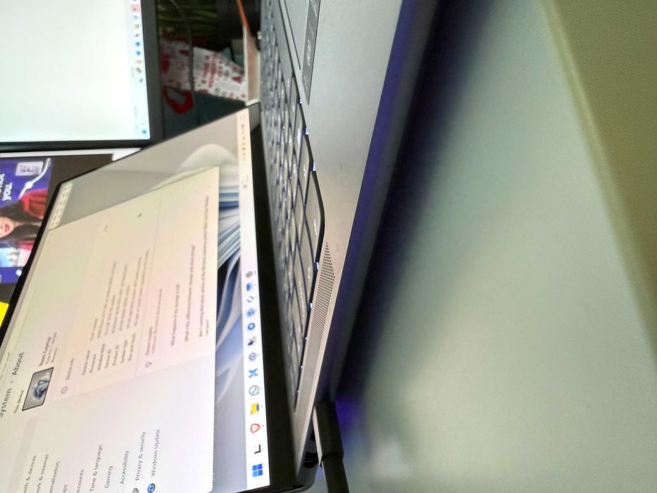 Лаптоп Лаптоп Lenovo Yoga Pro 7 14ASP9 AMD Ryzen AI 9 365, 32 GB, 1 TB